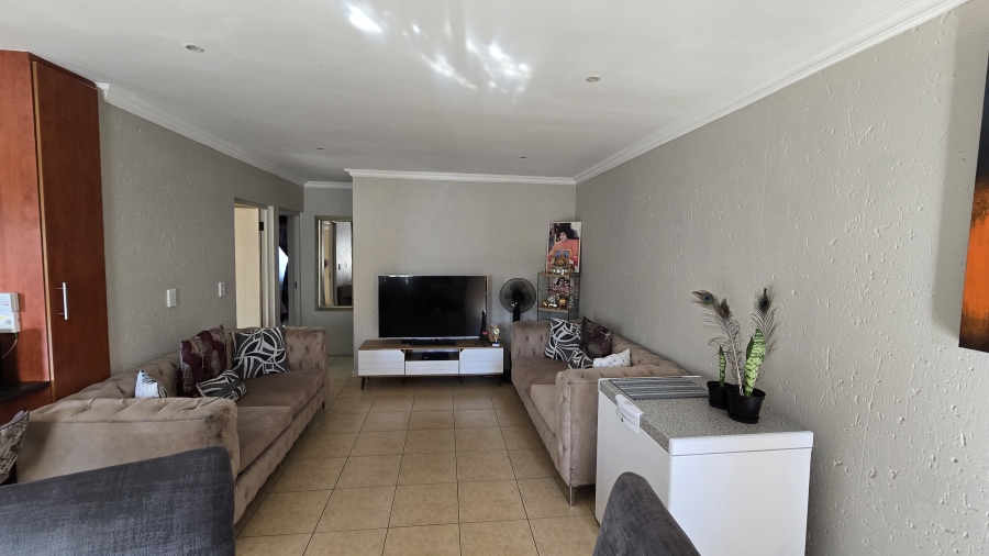 2 Bedroom Property for Sale in New Redruth Gauteng