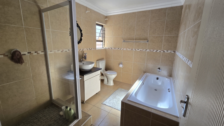 2 Bedroom Property for Sale in New Redruth Gauteng