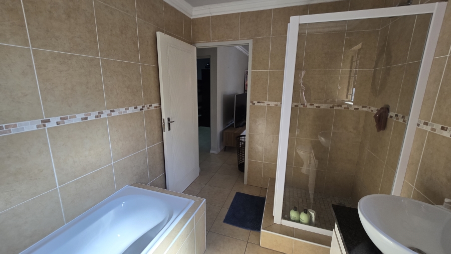 2 Bedroom Property for Sale in New Redruth Gauteng