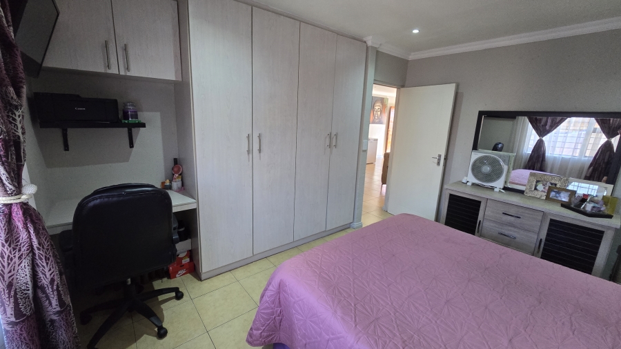 2 Bedroom Property for Sale in New Redruth Gauteng