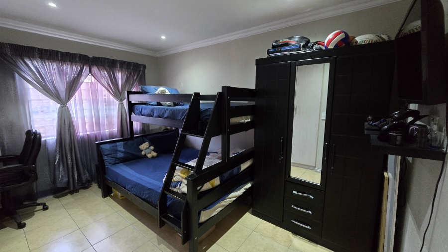 2 Bedroom Property for Sale in New Redruth Gauteng
