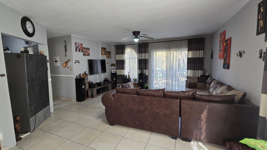 2 Bedroom Property for Sale in South Crest Gauteng