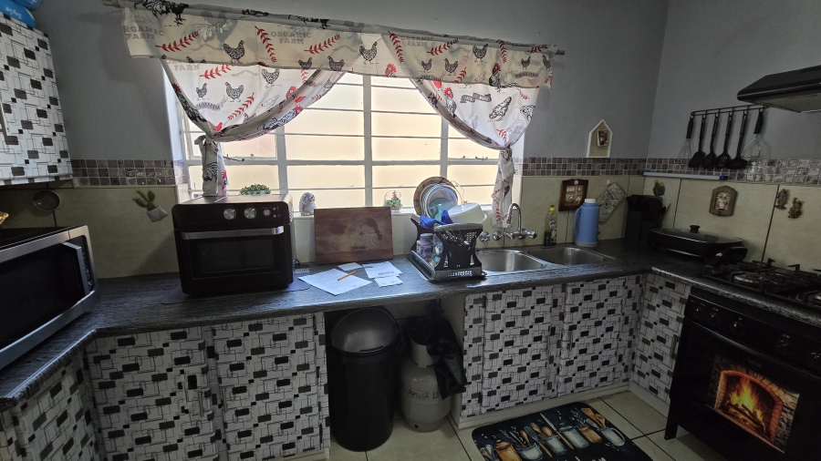 2 Bedroom Property for Sale in South Crest Gauteng