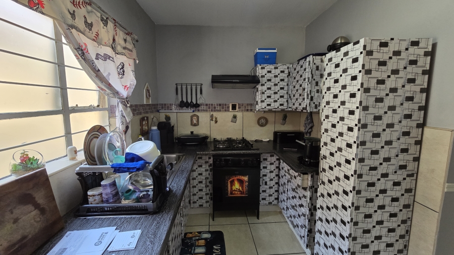 2 Bedroom Property for Sale in South Crest Gauteng
