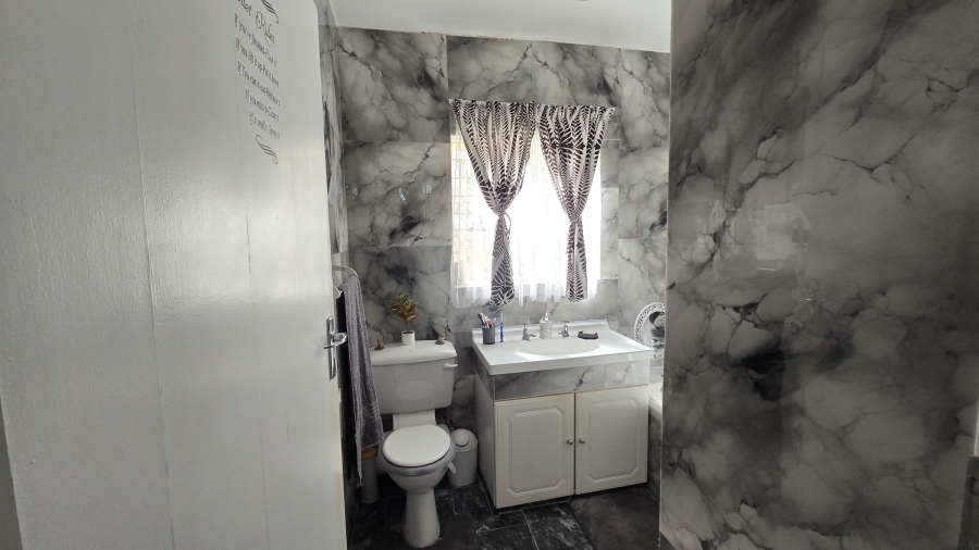 2 Bedroom Property for Sale in South Crest Gauteng