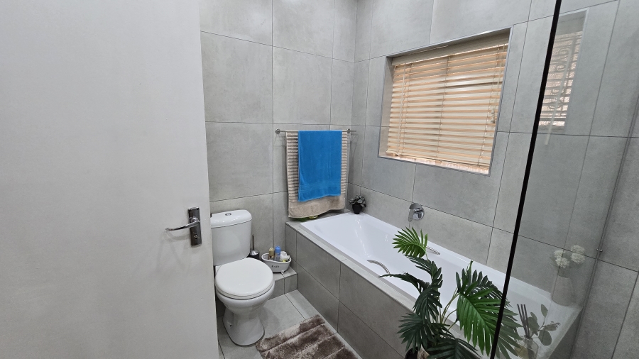 3 Bedroom Property for Sale in South Crest Gauteng