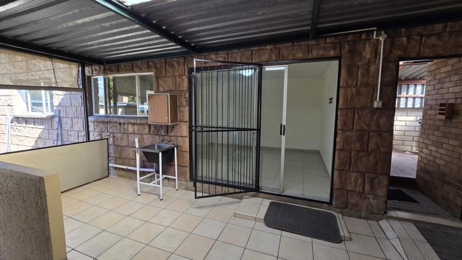 3 Bedroom Property for Sale in South Crest Gauteng
