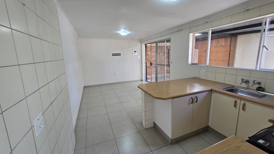 3 Bedroom Property for Sale in South Crest Gauteng