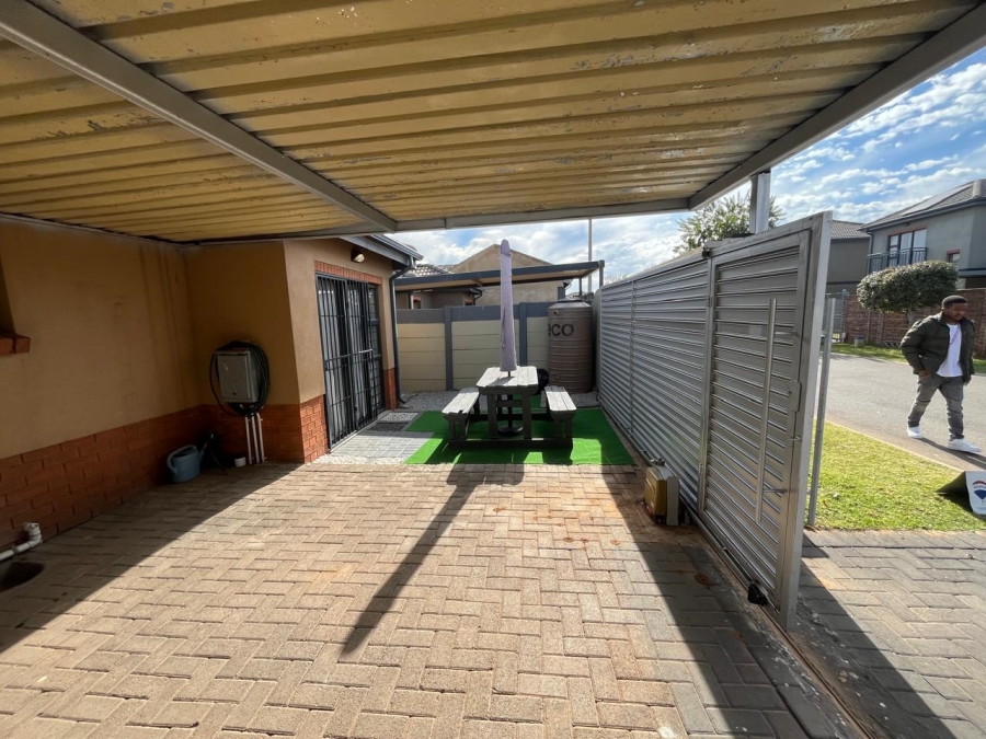 3 Bedroom Property for Sale in Albertsdal Gauteng