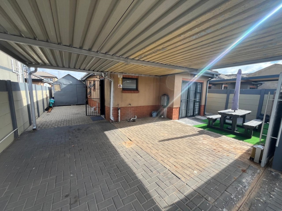 3 Bedroom Property for Sale in Albertsdal Gauteng