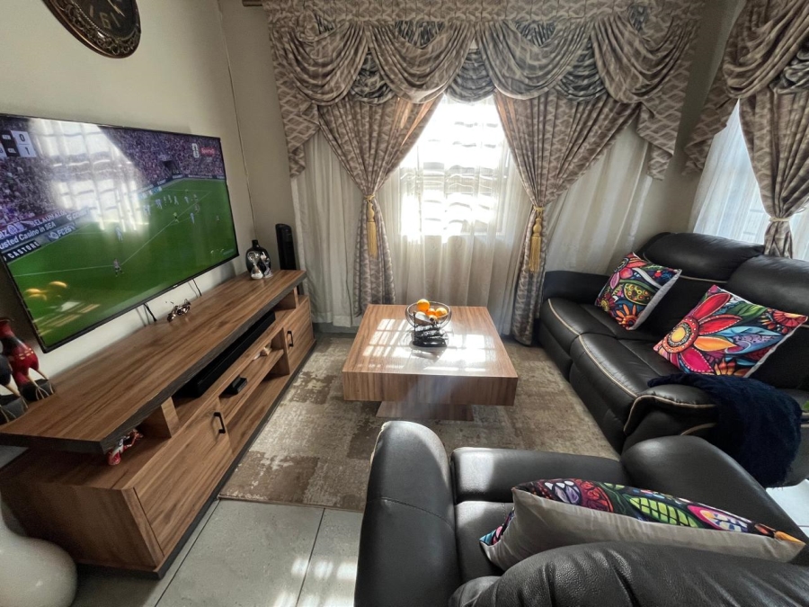 3 Bedroom Property for Sale in Albertsdal Gauteng