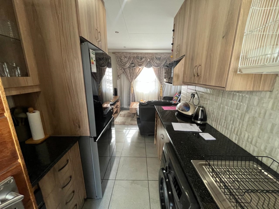 3 Bedroom Property for Sale in Albertsdal Gauteng