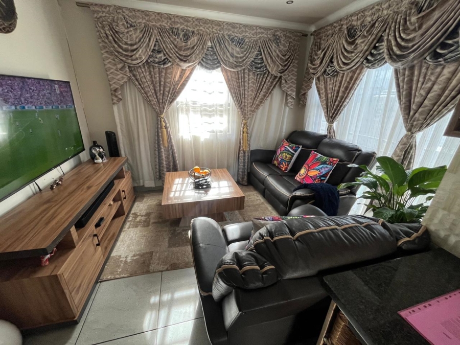 3 Bedroom Property for Sale in Albertsdal Gauteng