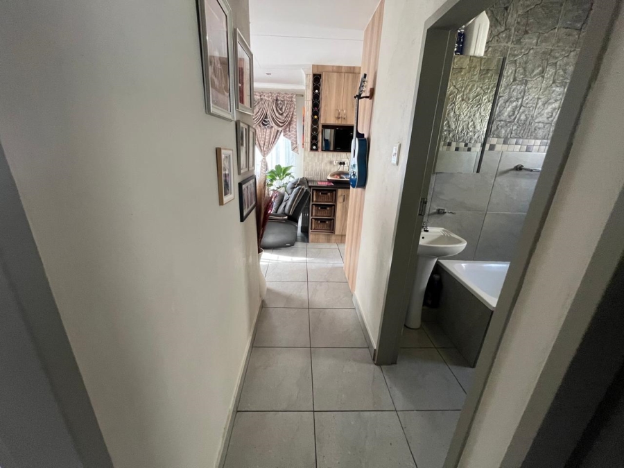 3 Bedroom Property for Sale in Albertsdal Gauteng