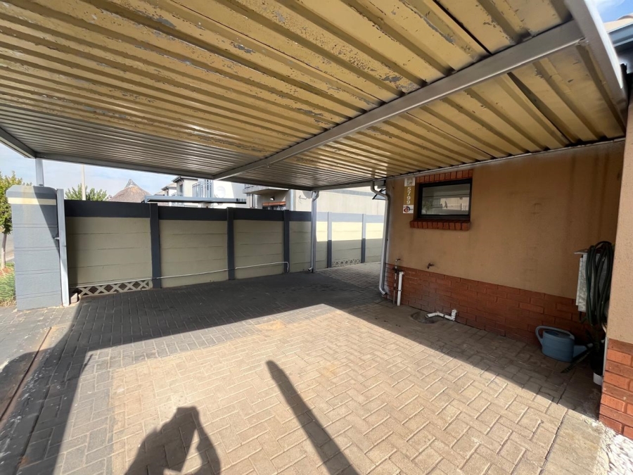 3 Bedroom Property for Sale in Albertsdal Gauteng