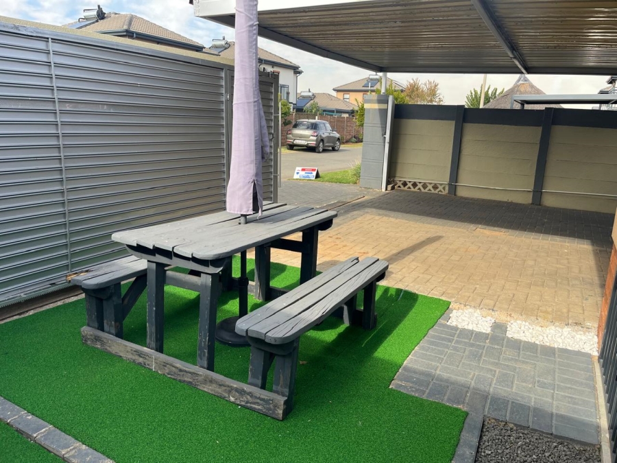 3 Bedroom Property for Sale in Albertsdal Gauteng