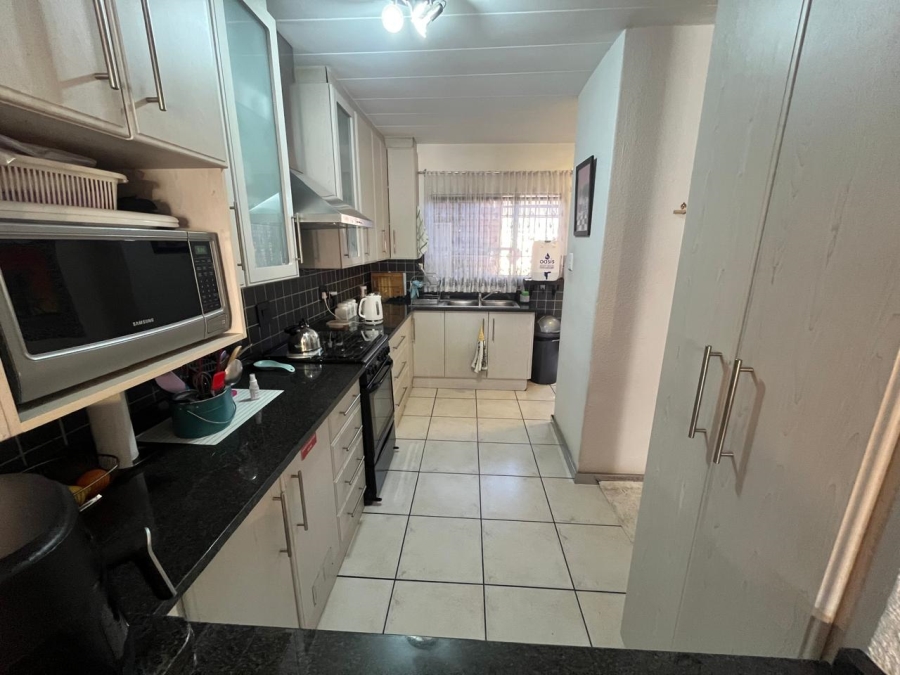 2 Bedroom Property for Sale in New Redruth Gauteng