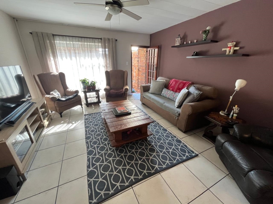2 Bedroom Property for Sale in New Redruth Gauteng