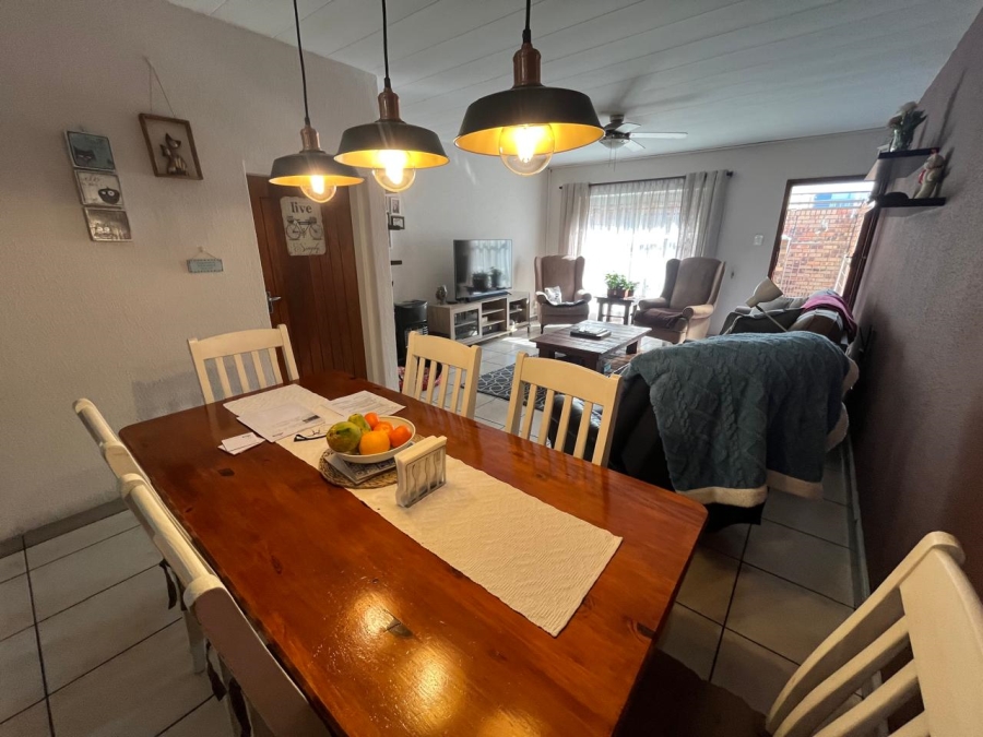 2 Bedroom Property for Sale in New Redruth Gauteng