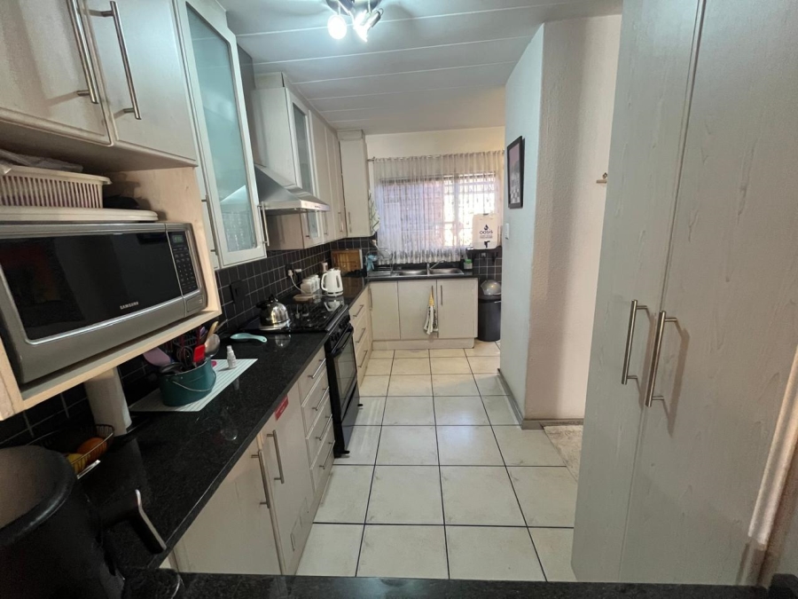 2 Bedroom Property for Sale in New Redruth Gauteng