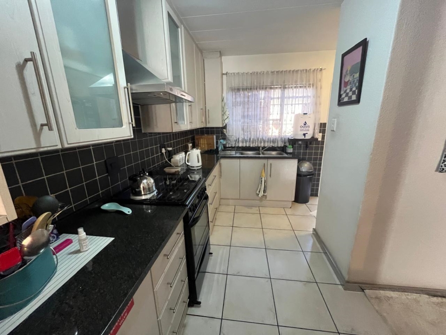 2 Bedroom Property for Sale in New Redruth Gauteng