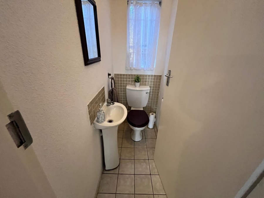 2 Bedroom Property for Sale in New Redruth Gauteng