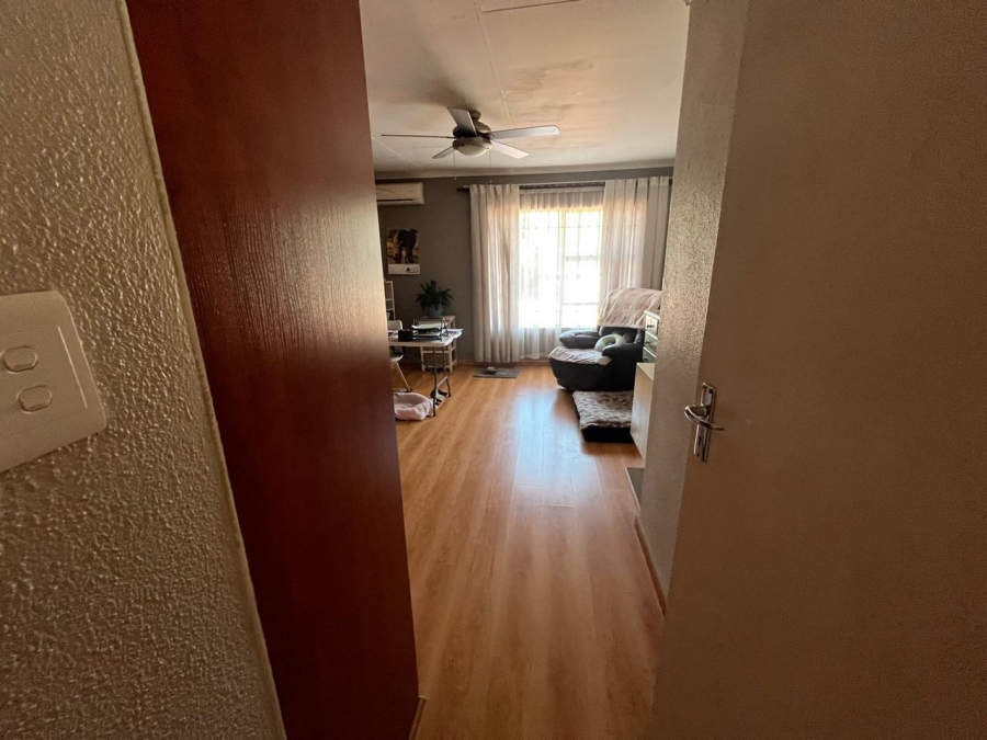 2 Bedroom Property for Sale in New Redruth Gauteng