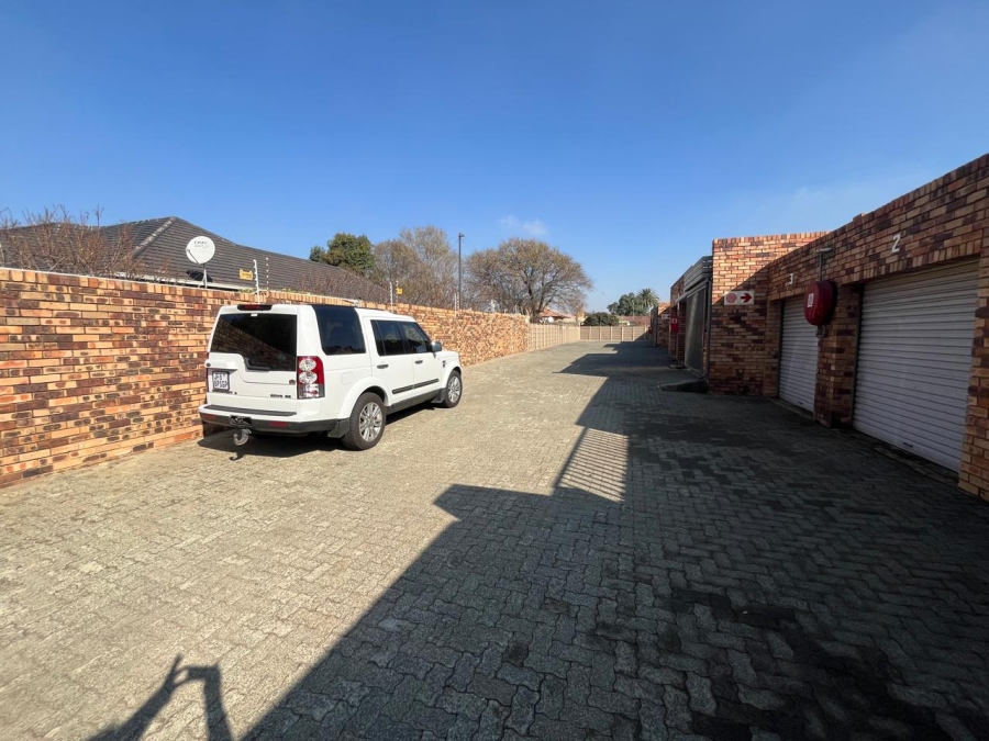 2 Bedroom Property for Sale in New Redruth Gauteng