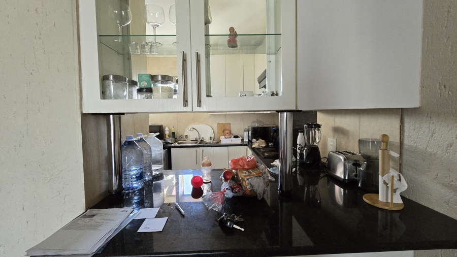 2 Bedroom Property for Sale in Mulbarton Gauteng