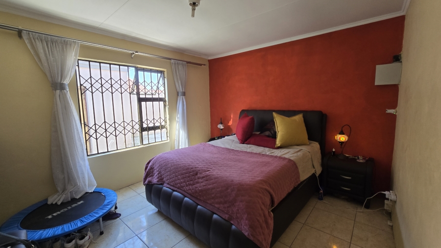3 Bedroom Property for Sale in Ormonde View Gauteng