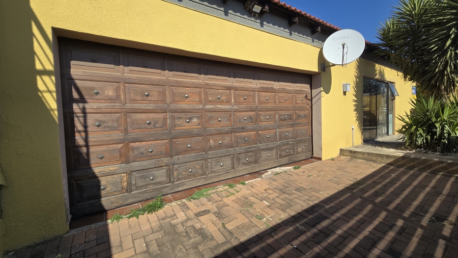 3 Bedroom Property for Sale in Ormonde View Gauteng