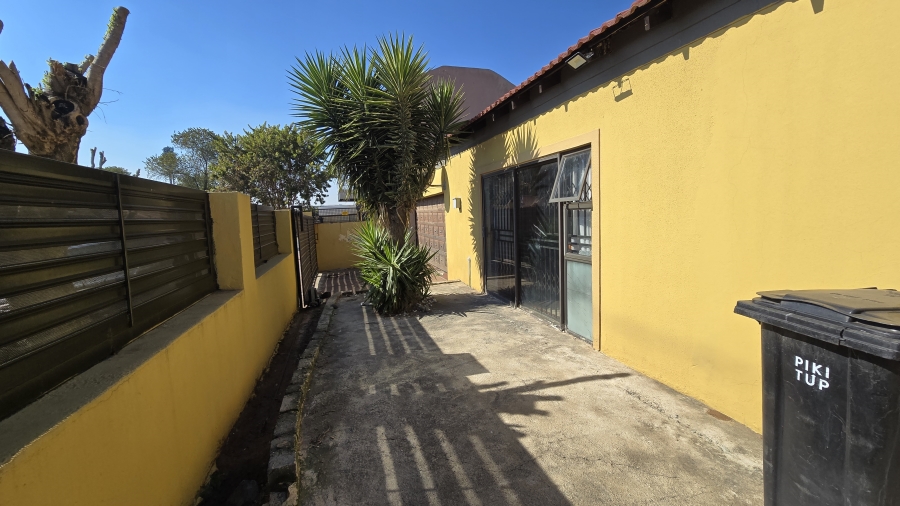 3 Bedroom Property for Sale in Ormonde View Gauteng