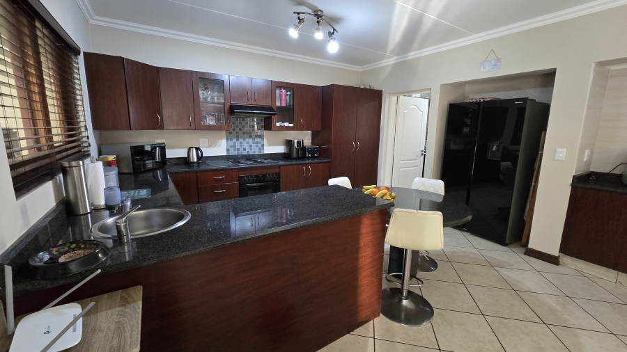 3 Bedroom Property for Sale in Glenvista Gauteng