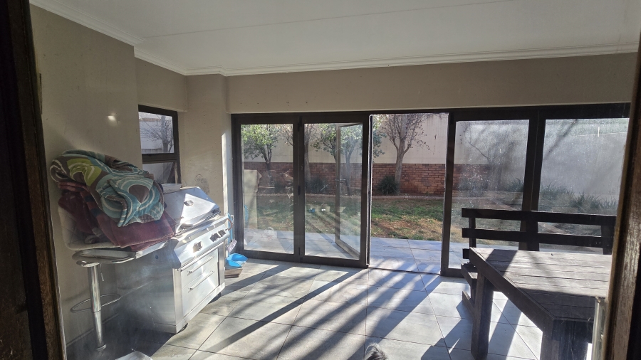 3 Bedroom Property for Sale in Glenvista Gauteng