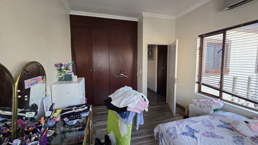 3 Bedroom Property for Sale in Glenvista Gauteng