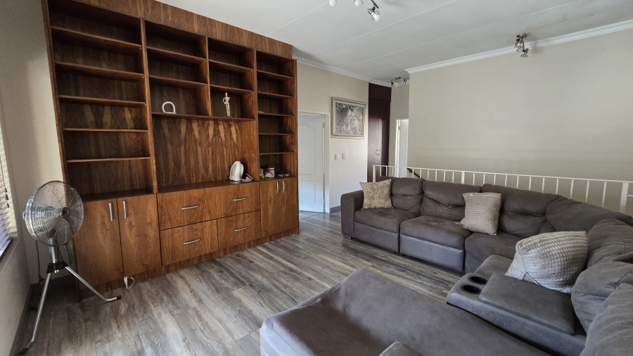 3 Bedroom Property for Sale in Glenvista Gauteng