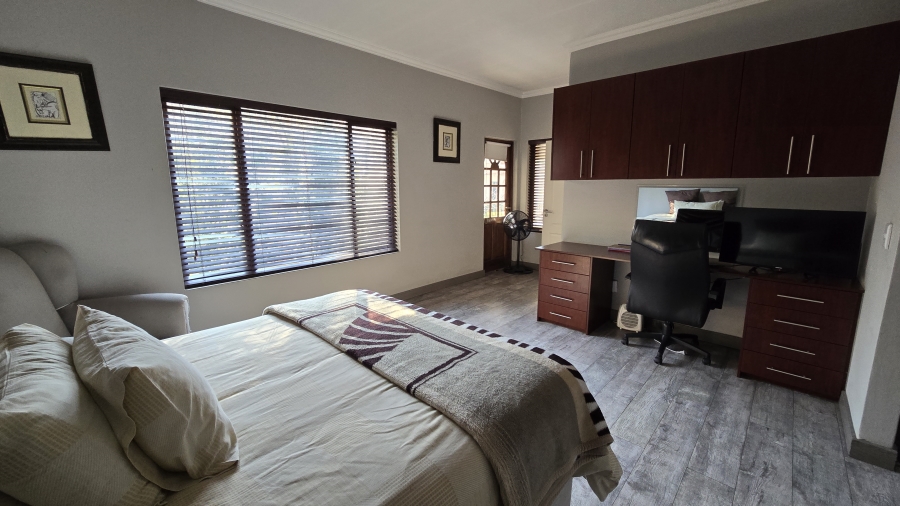 3 Bedroom Property for Sale in Glenvista Gauteng