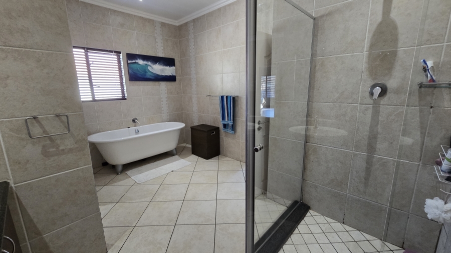 3 Bedroom Property for Sale in Glenvista Gauteng
