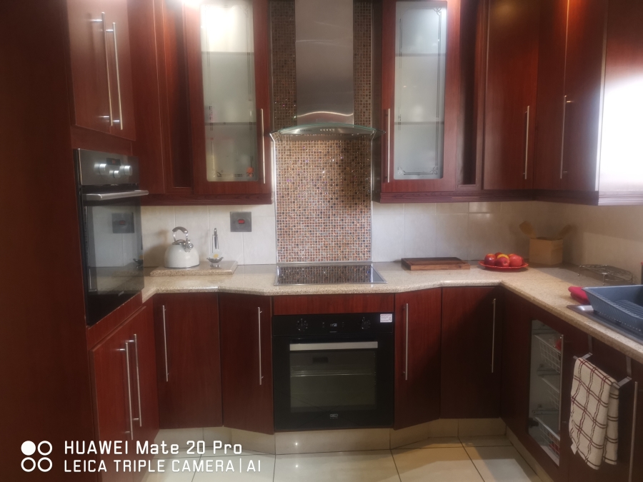 5 Bedroom Property for Sale in Brackenhurst Gauteng
