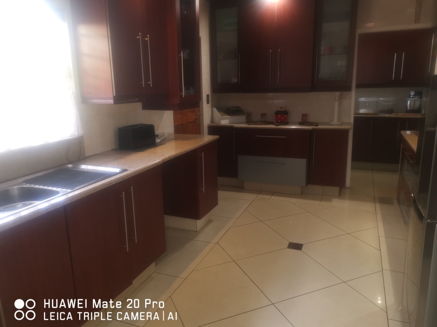 5 Bedroom Property for Sale in Brackenhurst Gauteng
