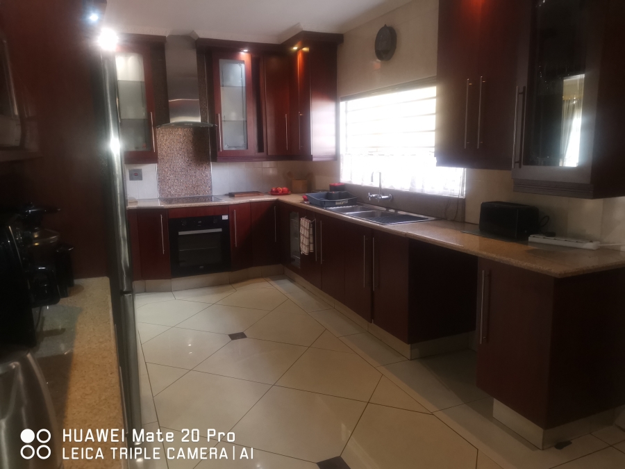 5 Bedroom Property for Sale in Brackenhurst Gauteng