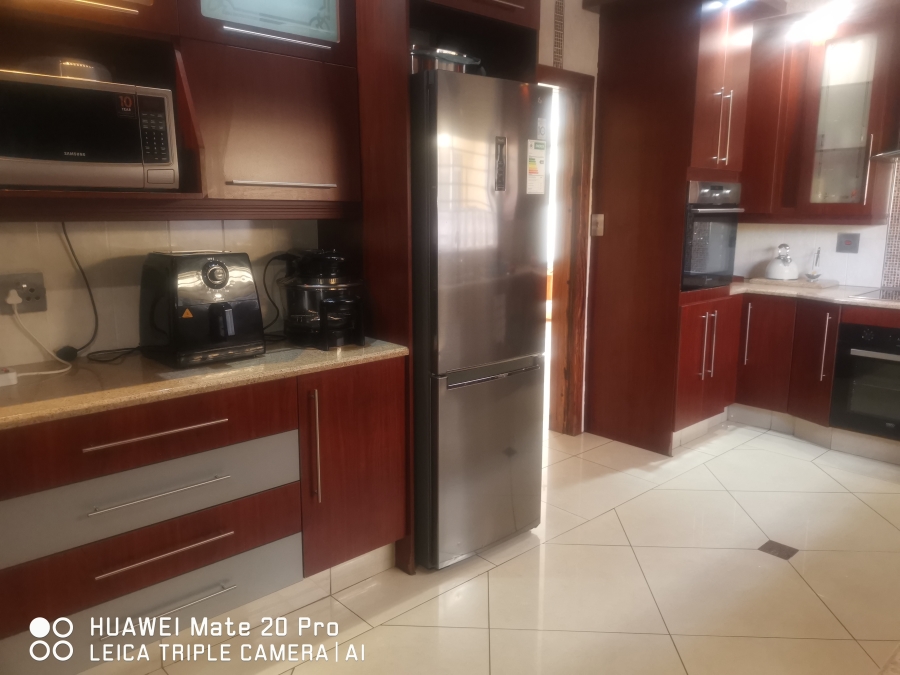 5 Bedroom Property for Sale in Brackenhurst Gauteng