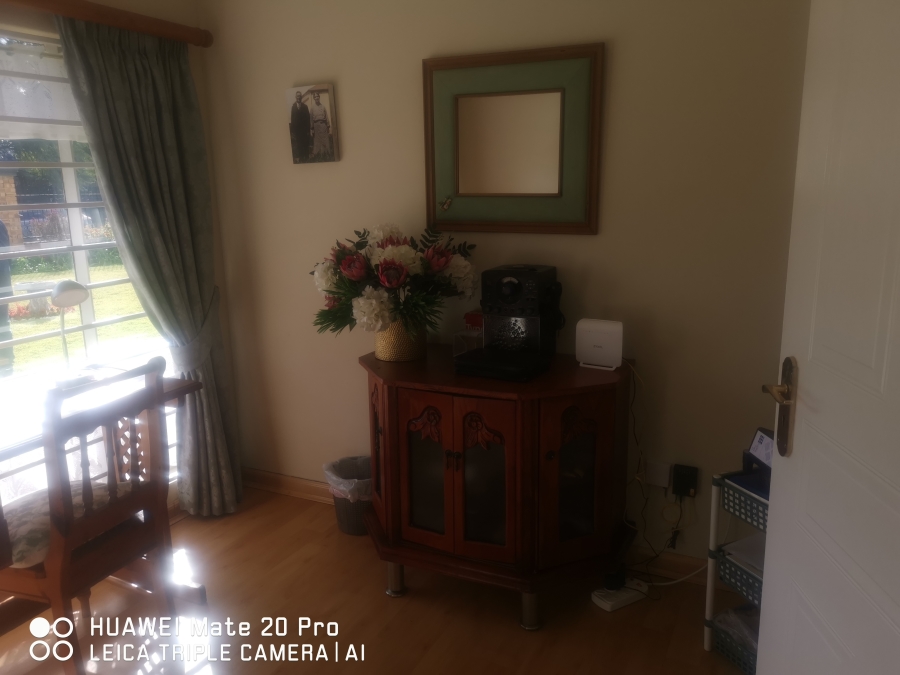 5 Bedroom Property for Sale in Brackenhurst Gauteng