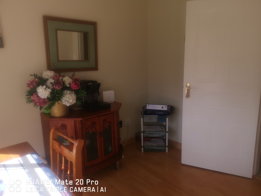 5 Bedroom Property for Sale in Brackenhurst Gauteng