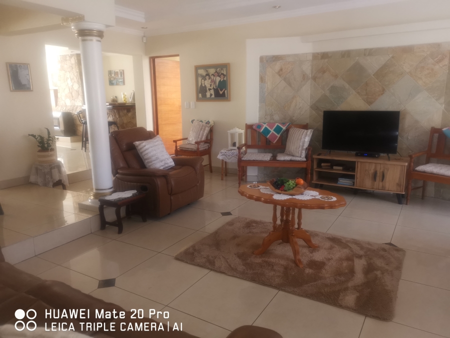 5 Bedroom Property for Sale in Brackenhurst Gauteng