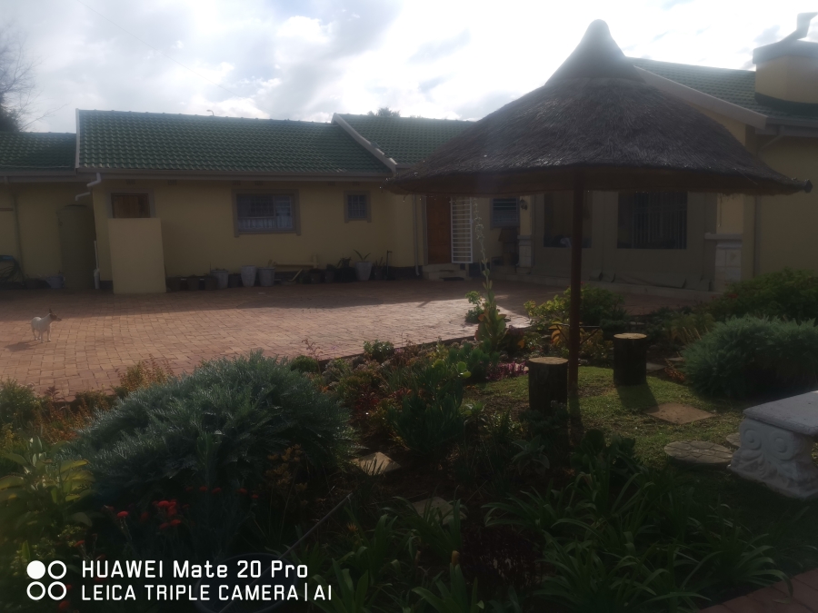 5 Bedroom Property for Sale in Brackenhurst Gauteng