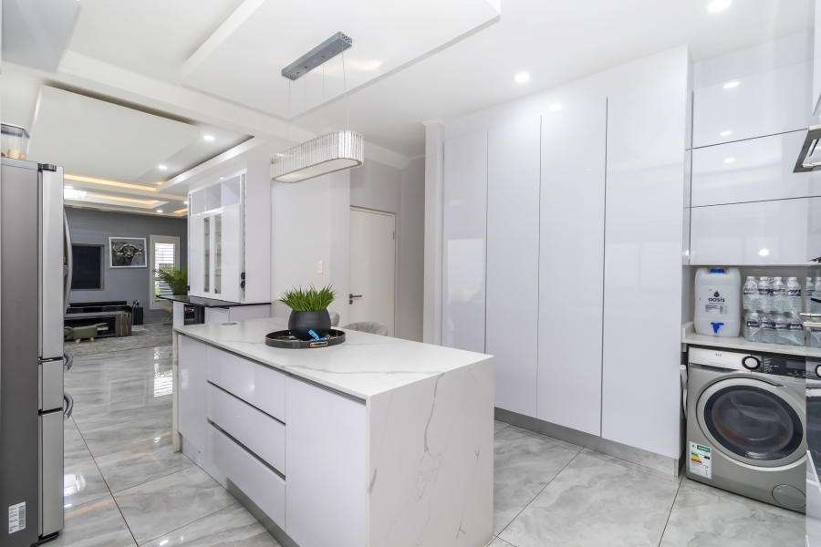 To Let 3 Bedroom Property for Rent in Bryanston Gauteng