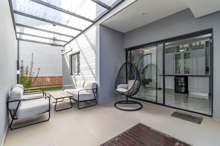 To Let 3 Bedroom Property for Rent in Bryanston Gauteng