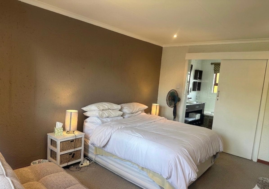 3 Bedroom Property for Sale in Dowerglen Gauteng