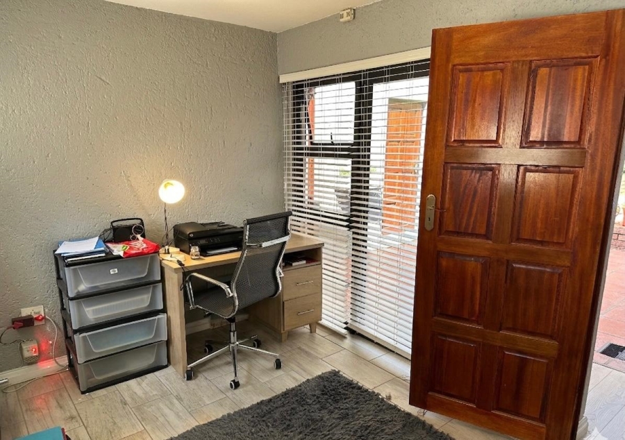 3 Bedroom Property for Sale in Dowerglen Gauteng